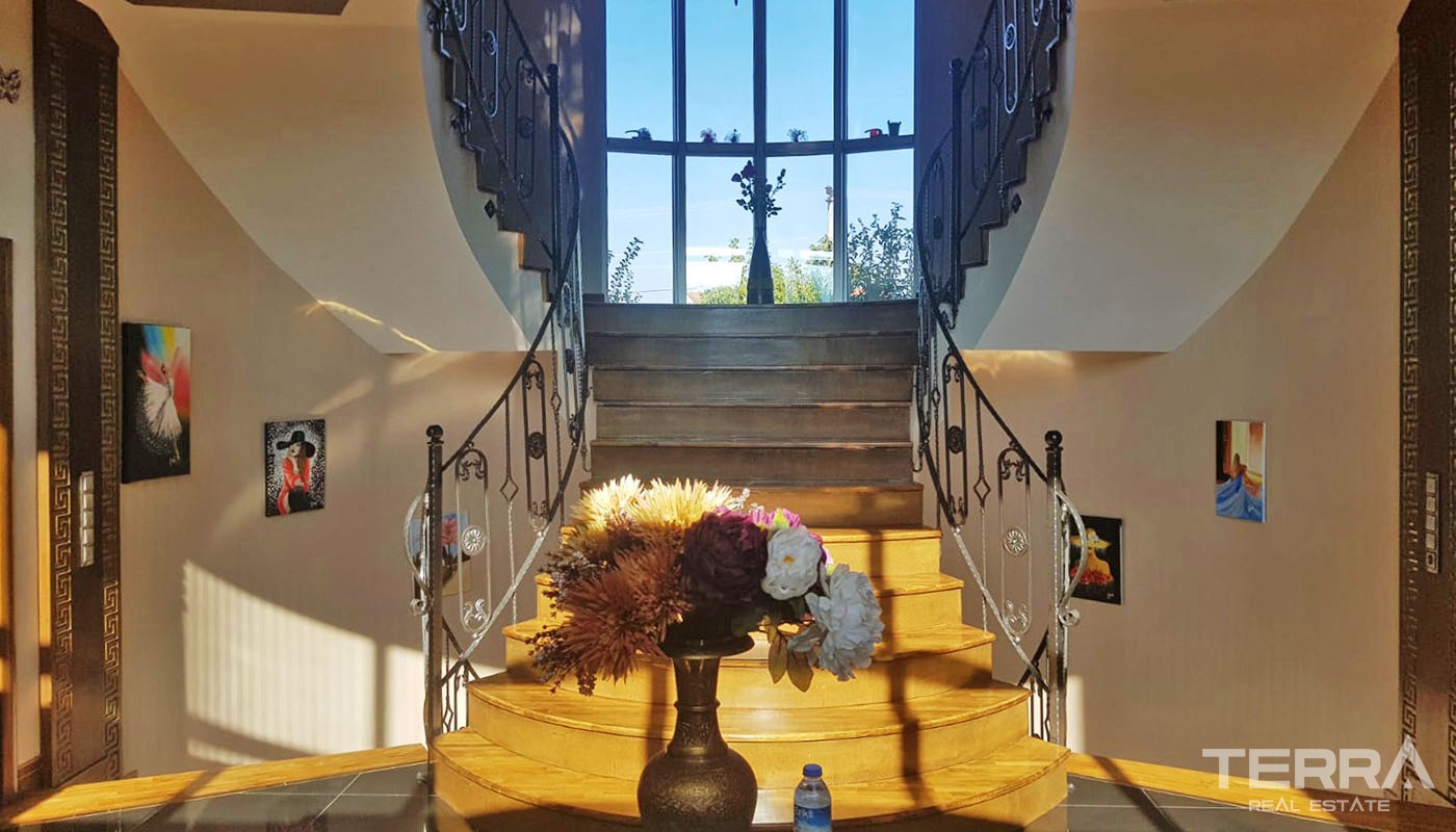 Outstanding Villa in Antalya Döşemealtı Suitable for Investment - 31076