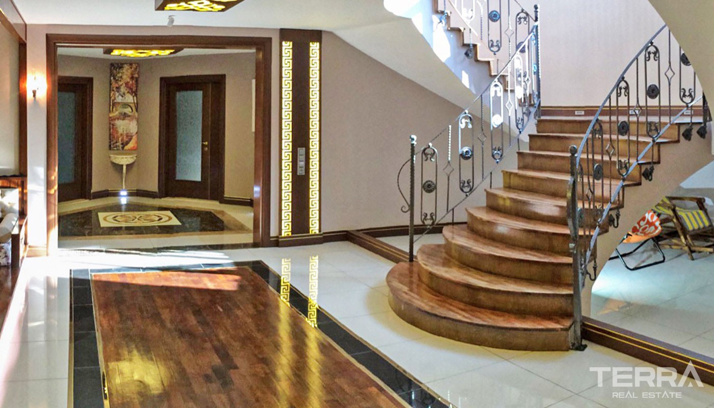 Outstanding Villa in Antalya Döşemealtı Suitable for Investment - 31077