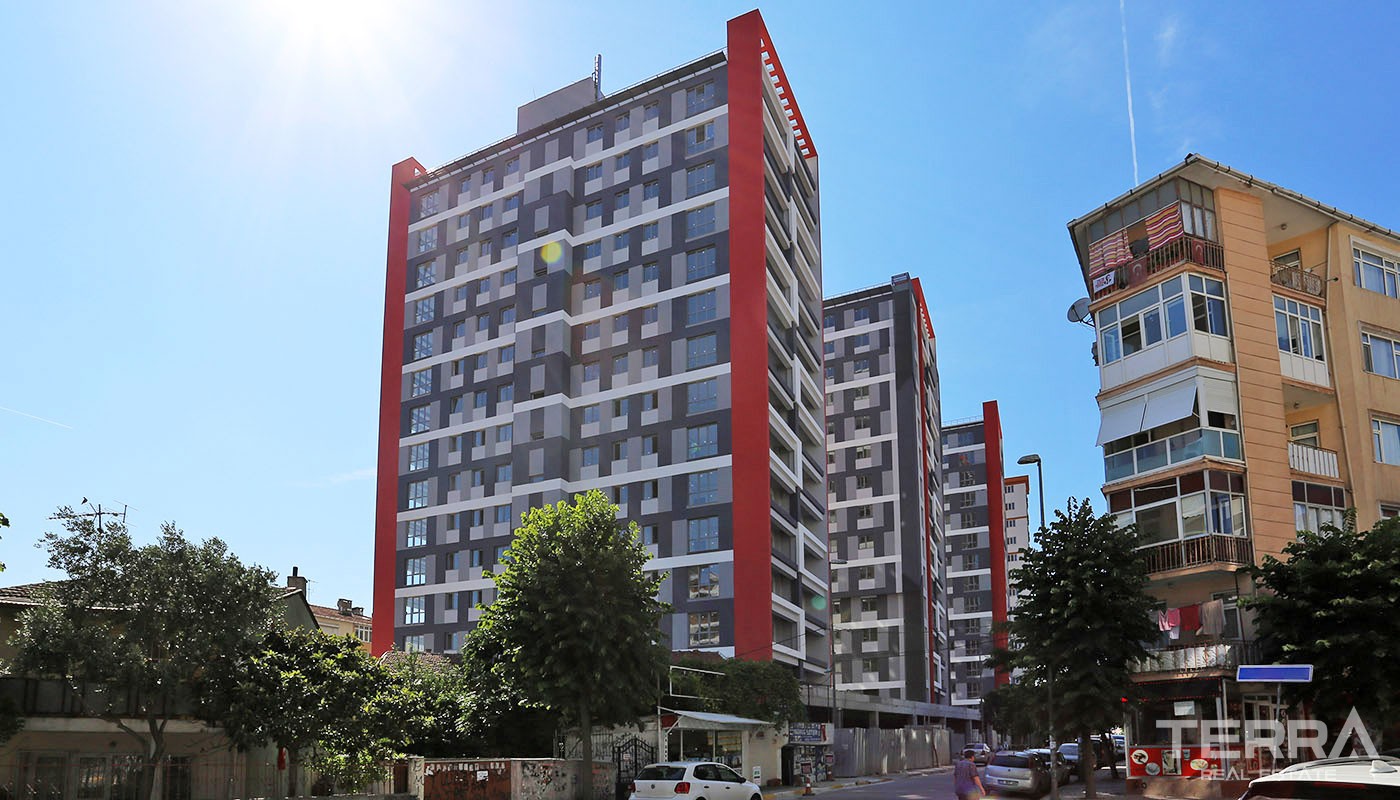 Küçükçekmece Lake View Apartments for Sale in Istanbul near E-5 Road - 31441