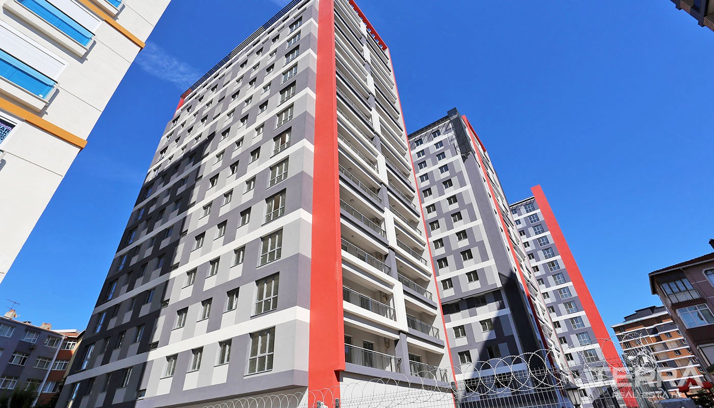 Küçükçekmece Lake View Apartments for Sale in Istanbul near E-5 Road - 31444