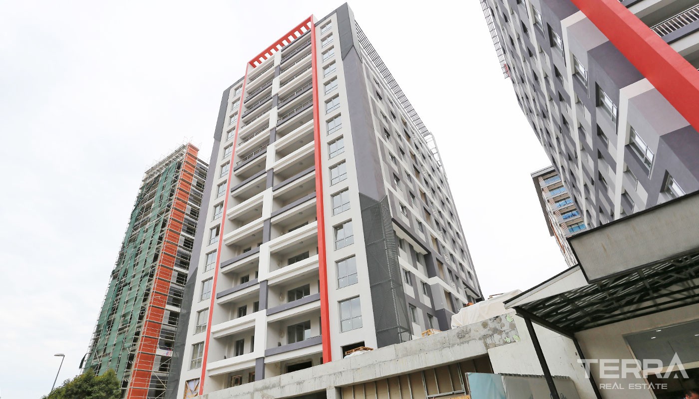 Küçükçekmece Lake View Apartments for Sale in Istanbul near E-5 Road - 31447