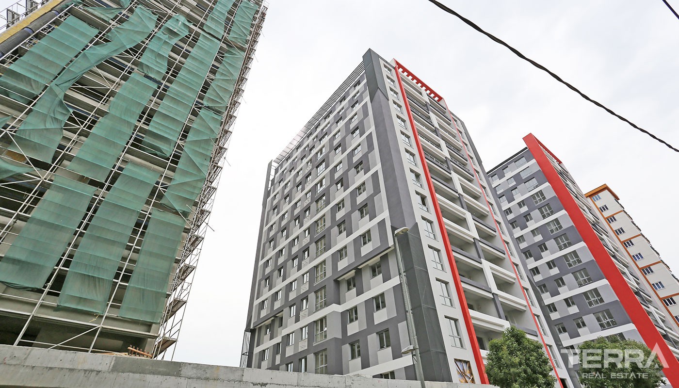Küçükçekmece Lake View Apartments for Sale in Istanbul near E-5 Road - 31448