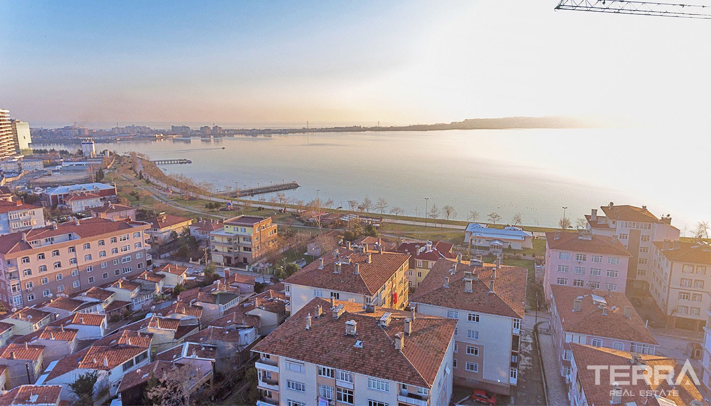 Küçükçekmece Lake View Apartments zum Verkauf in Istanbul in der Nähe