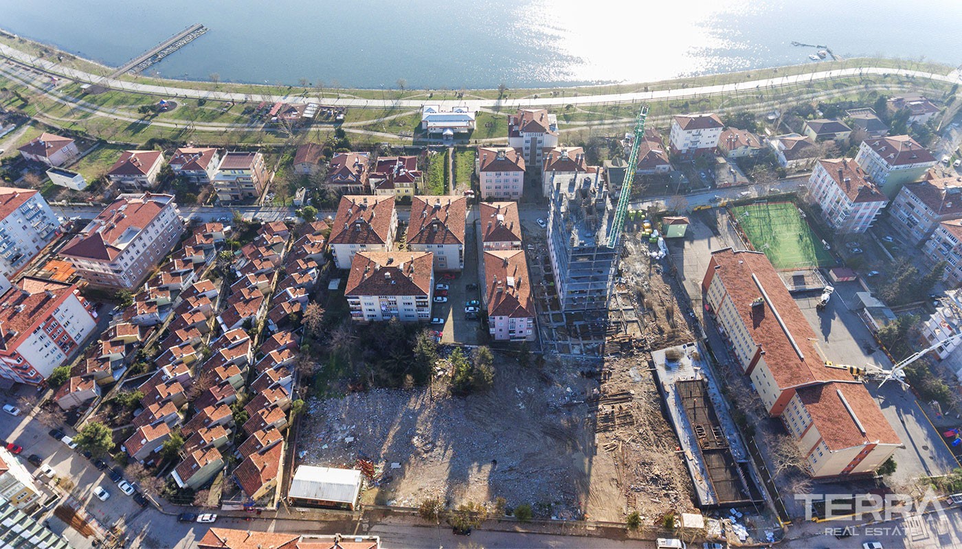 Küçükçekmece Lake View Apartments for Sale in Istanbul near E-5 Road - 31451