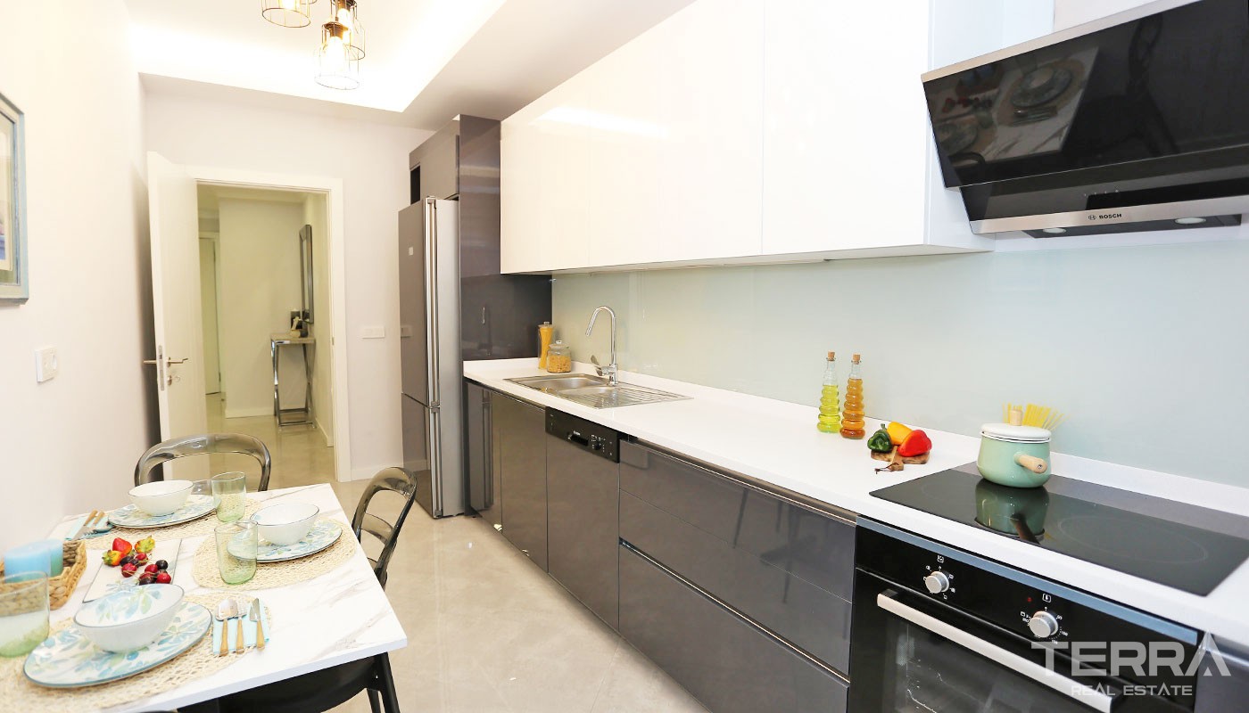 Küçükçekmece Lake View Apartments for Sale in Istanbul near E-5 Road - 31460
