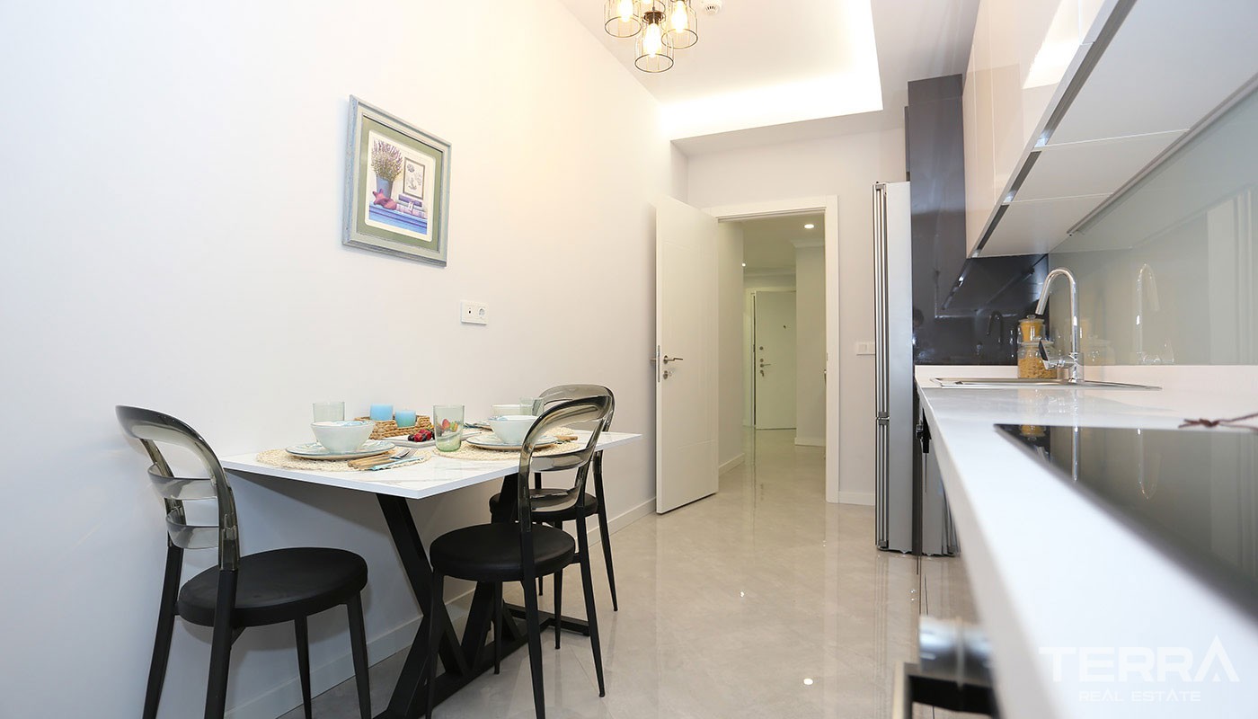 Küçükçekmece Lake View Apartments for Sale in Istanbul near E-5 Road - 31461