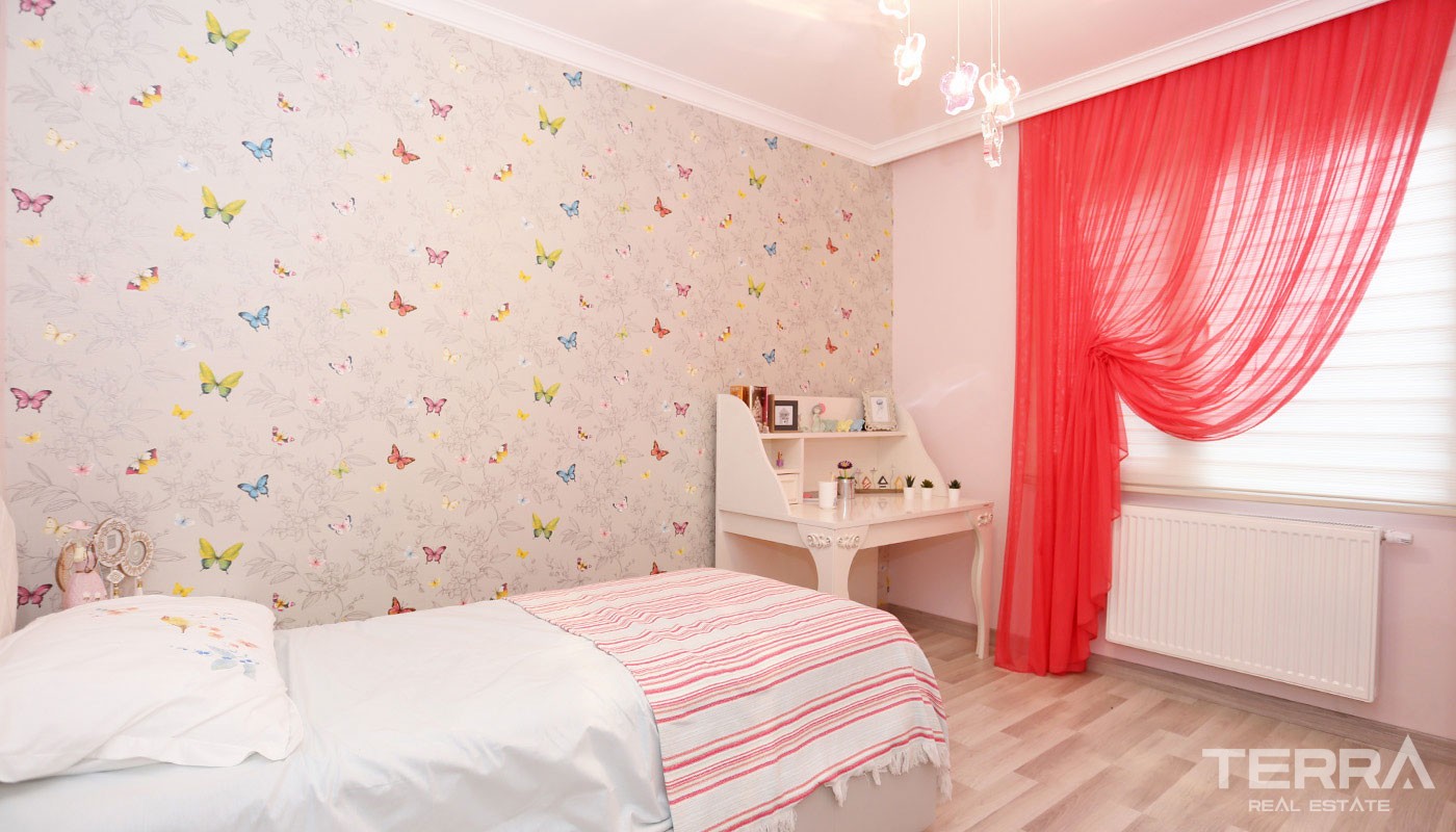 Küçükçekmece Lake View Apartments for Sale in Istanbul near E-5 Road - 31462