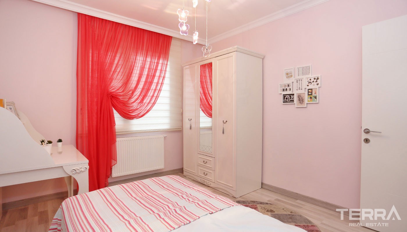 Küçükçekmece Lake View Apartments for Sale in Istanbul near E-5 Road - 31463