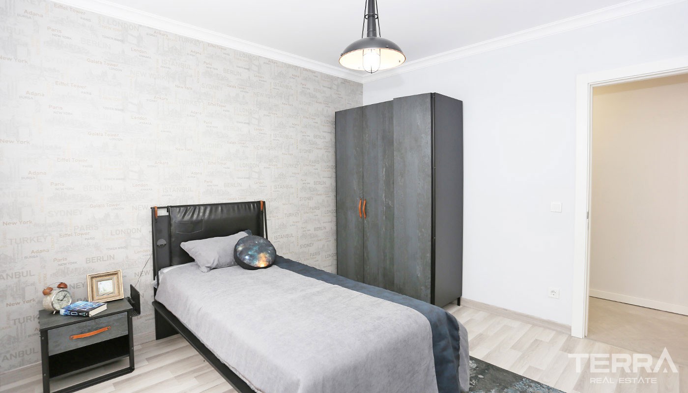 Küçükçekmece Lake View Apartments for Sale in Istanbul near E-5 Road - 31466