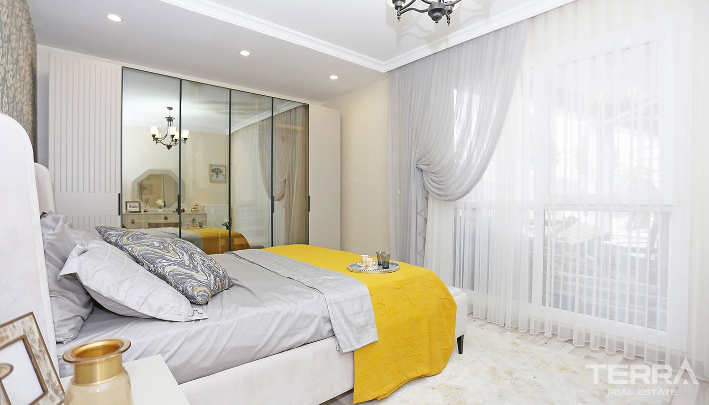 Küçükçekmece Lake View Apartments for Sale in Istanbul near E-5 Road - 31467