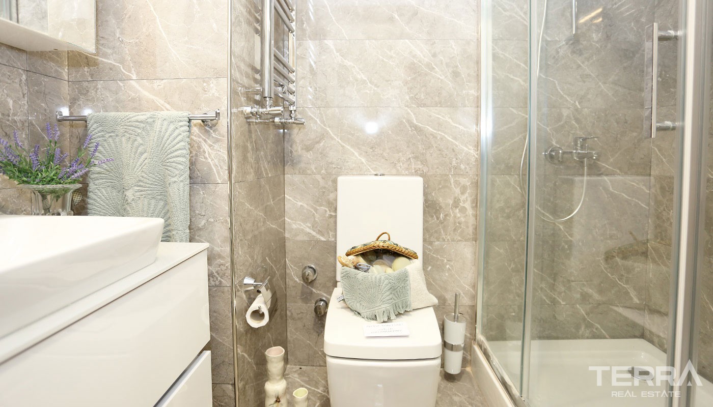 Küçükçekmece Lake View Apartments for Sale in Istanbul near E-5 Road - 31471