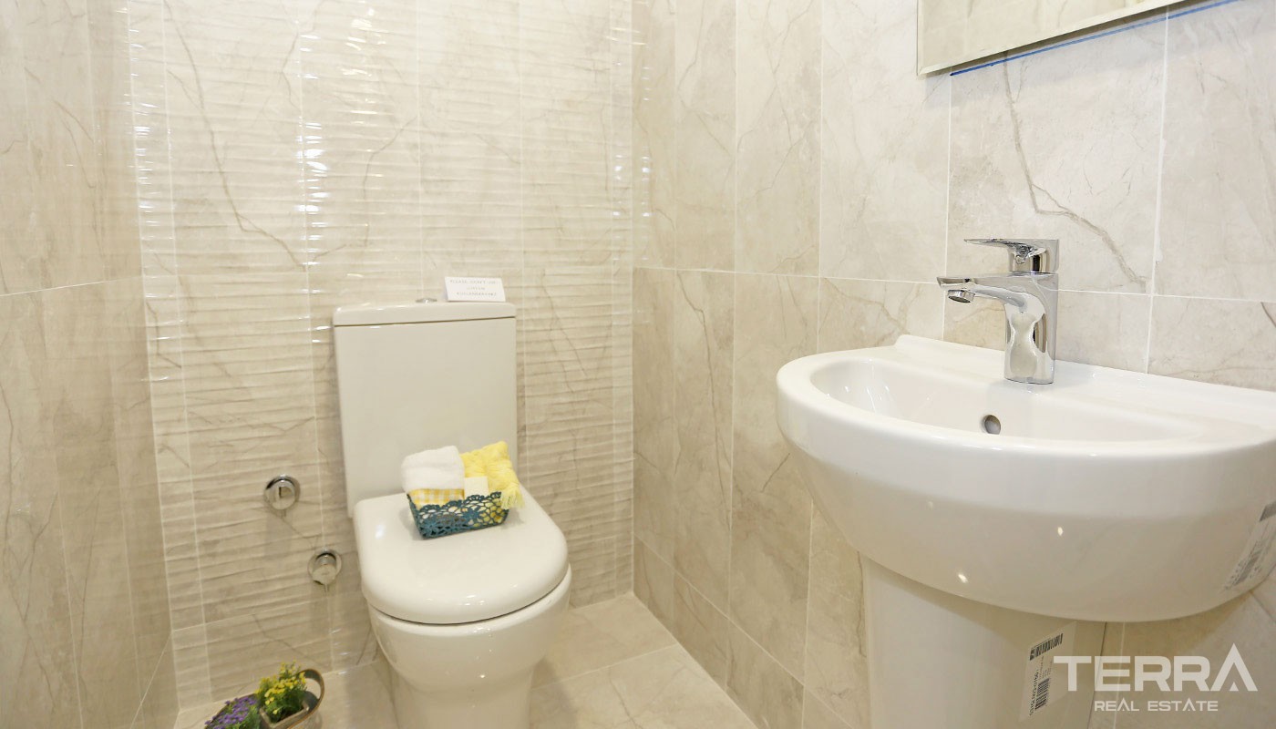 Küçükçekmece Lake View Apartments for Sale in Istanbul near E-5 Road - 31473