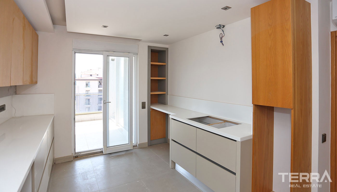 Spacious Antalya Apartments for Sale near Konyaaltı Beach - 31518