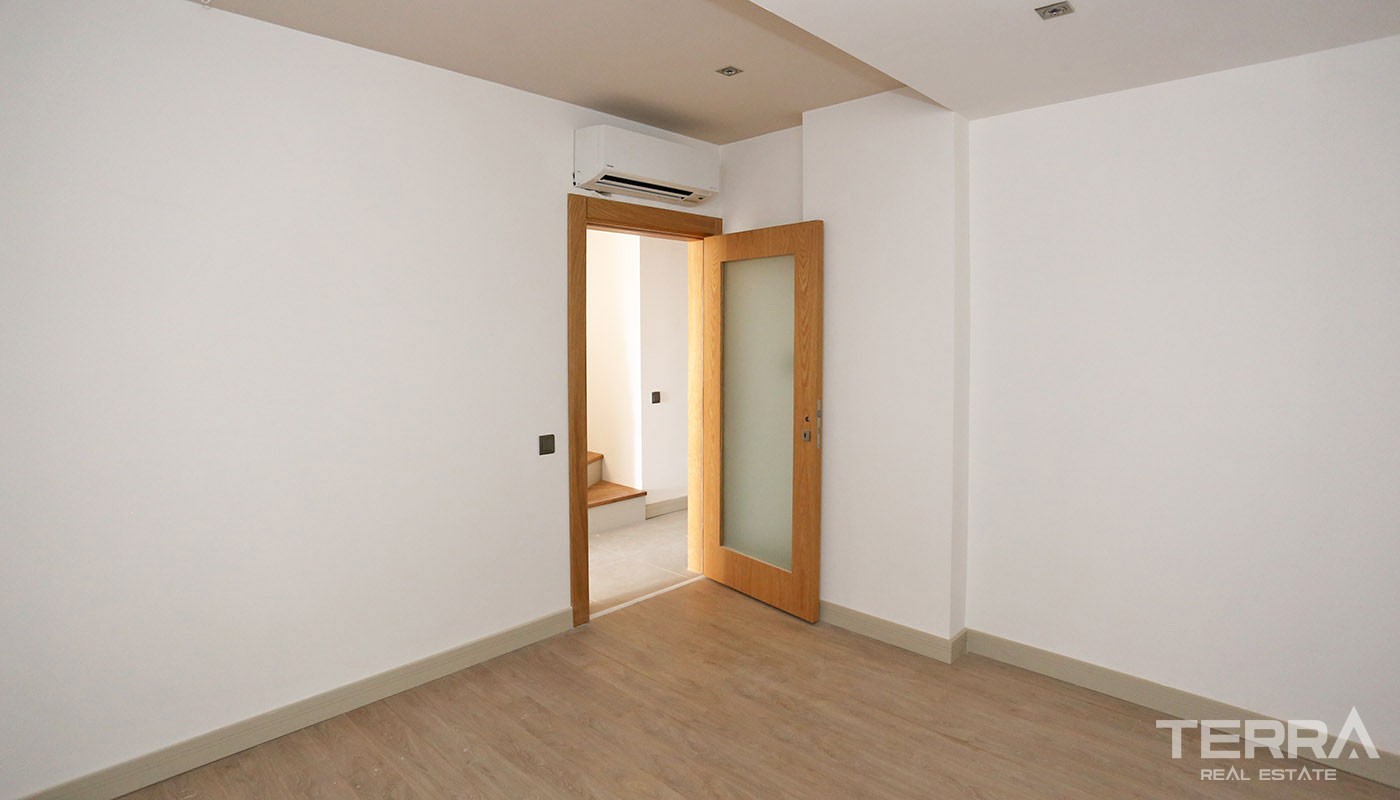 Spacious Antalya Apartments for Sale near Konyaaltı Beach - 31521