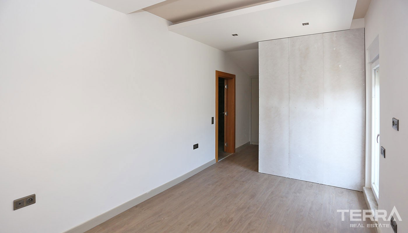 Spacious Antalya Apartments for Sale near Konyaaltı Beach - 31523