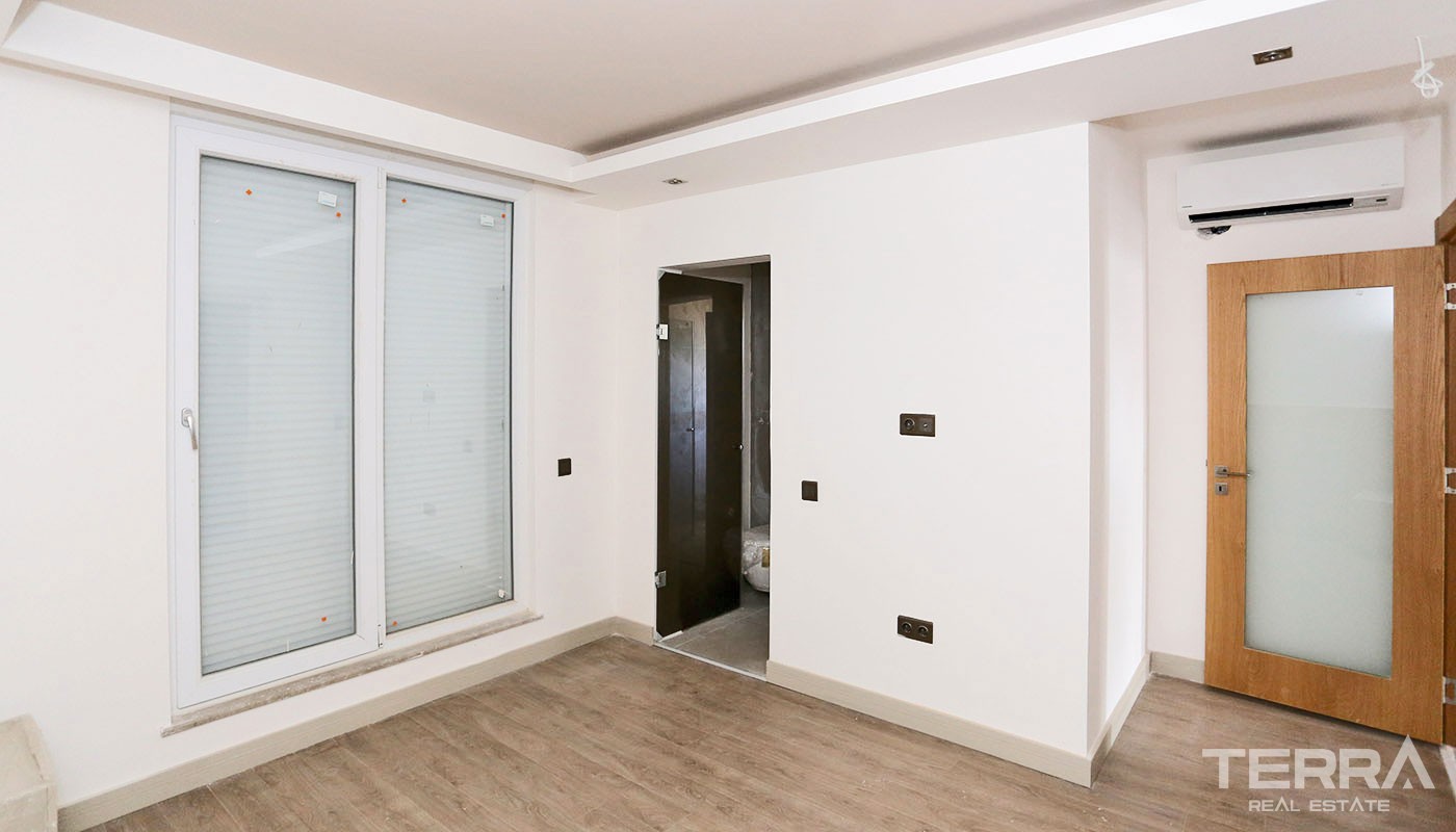 Spacious Antalya Apartments for Sale near Konyaaltı Beach - 31526