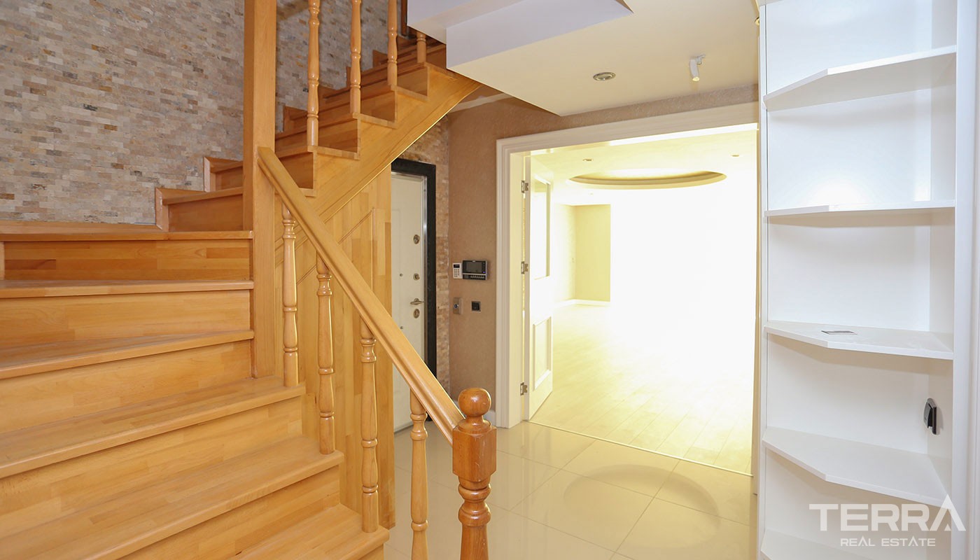Mountain View Penthouse Apartment for Sale in Antalya Konyaaltı - 31543