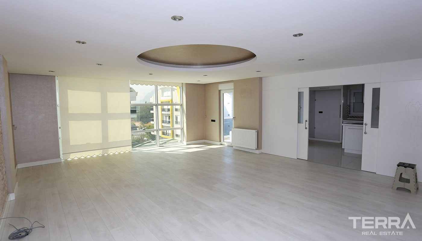 Mountain View Penthouse Apartment for Sale in Antalya Konyaaltı - 31548