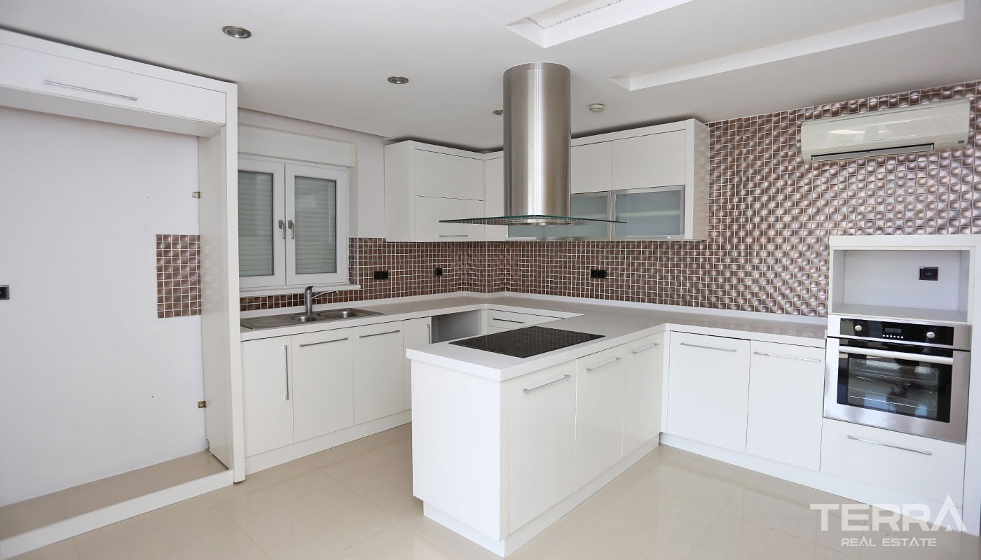 Mountain View Penthouse Apartment for Sale in Antalya Konyaaltı - 31555