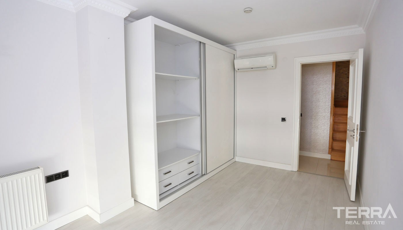 Mountain View Penthouse Apartment for Sale in Antalya Konyaaltı - 31557