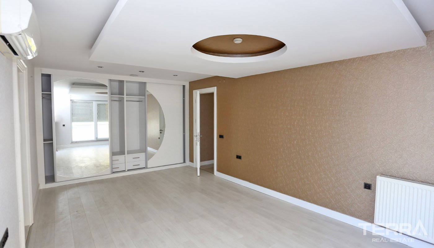 Mountain View Penthouse Apartment for Sale in Antalya Konyaaltı - 31558