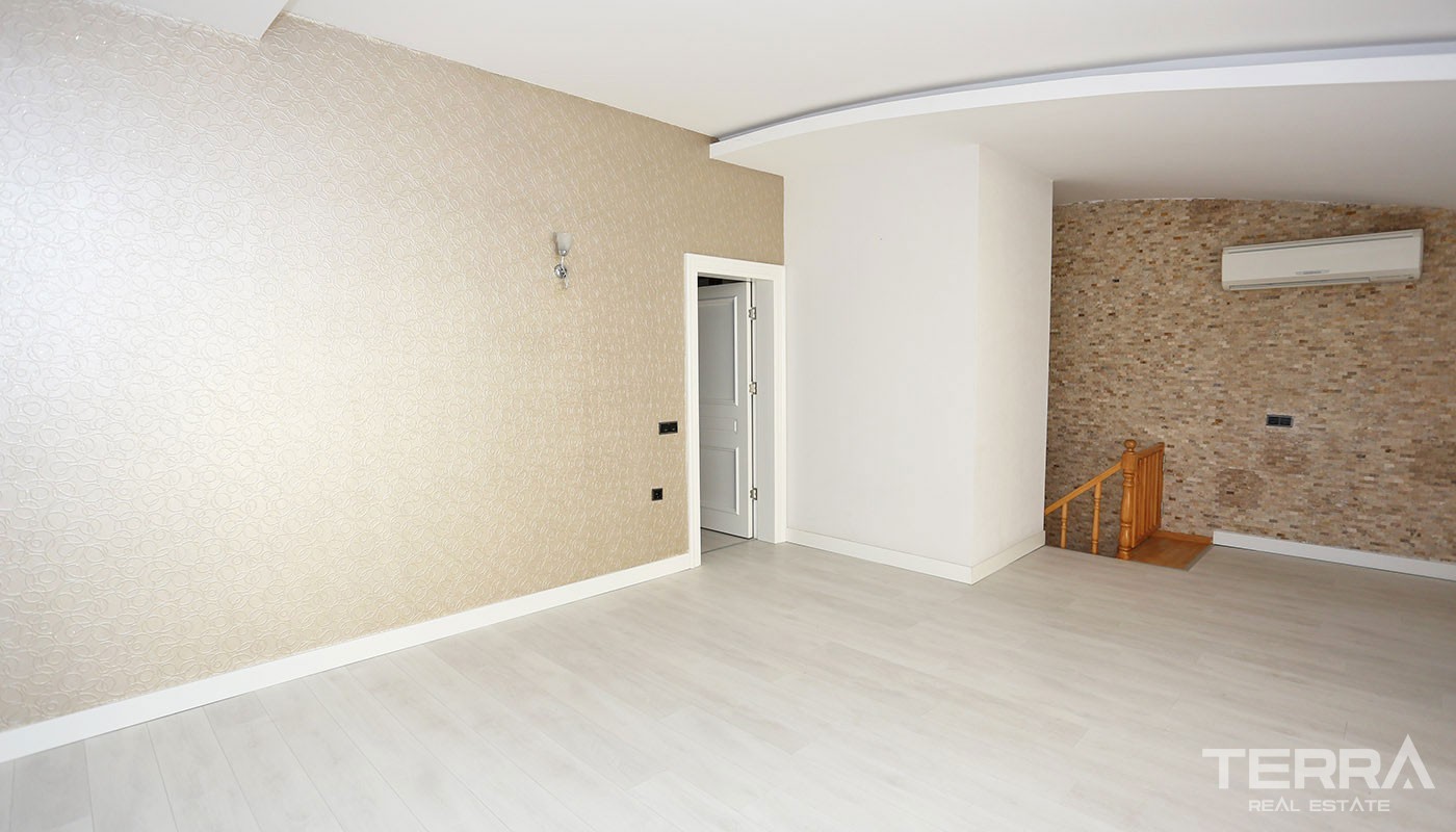 Mountain View Penthouse Apartment for Sale in Antalya Konyaaltı - 31562