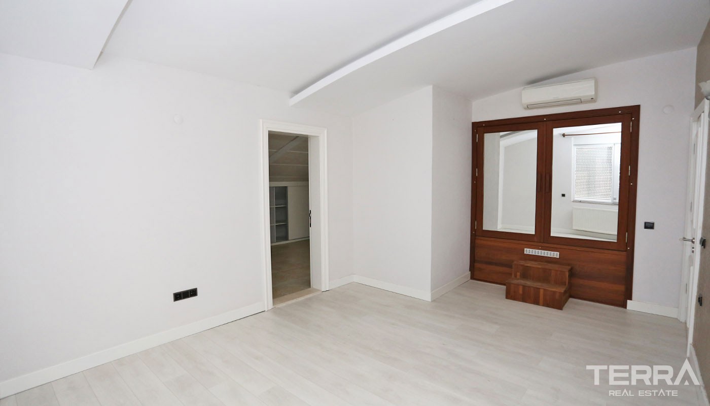 Mountain View Penthouse Apartment for Sale in Antalya Konyaaltı - 31563