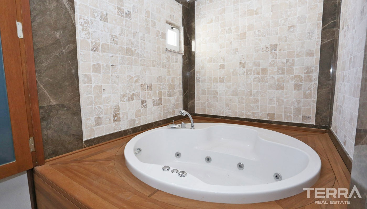 Mountain View Penthouse Apartment for Sale in Antalya Konyaaltı - 31566