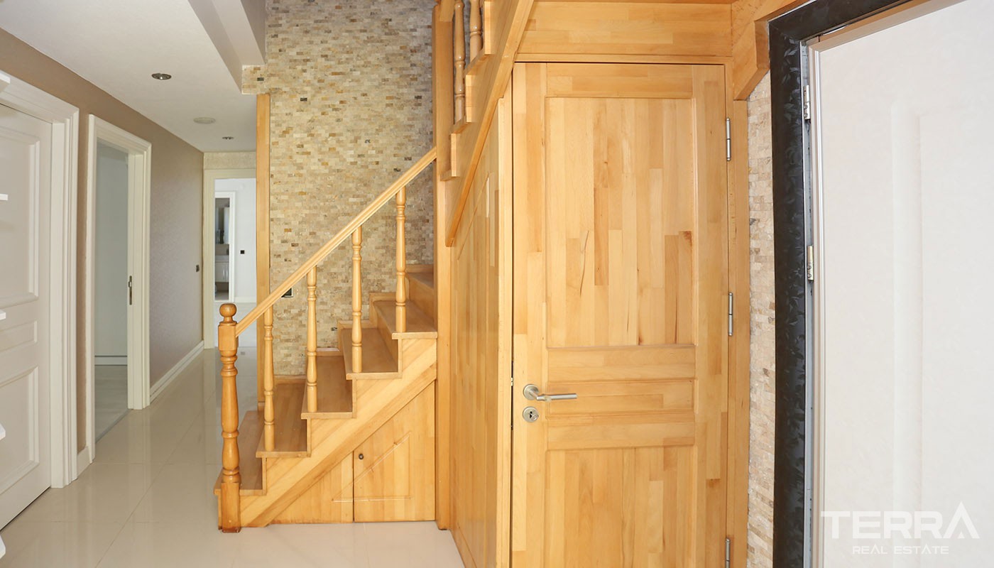 Mountain View Penthouse Apartment for Sale in Antalya Konyaaltı - 31571