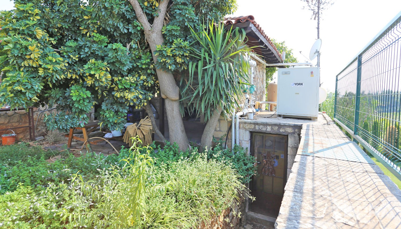 Exclusive Stone House for Sale in Antalya Aksu with Large Farming Plot - 31715