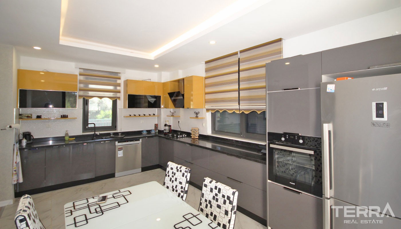 Fully Furnished Antalya Villa for Sale Located in Döşemealtı - 31761