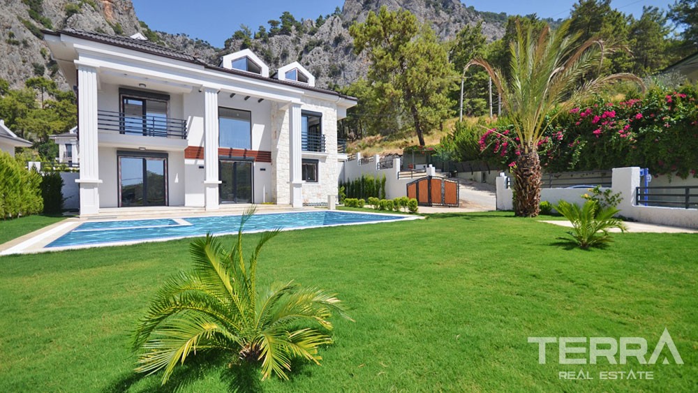 Luxuriöse freistehende Villa in Fethiye Göcek mit Meer- und Bergblick