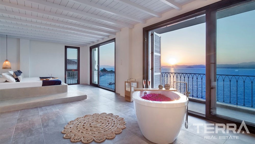 Seafront Villa in Fethiye Şövalye Island Elegantly Furnished - 31976