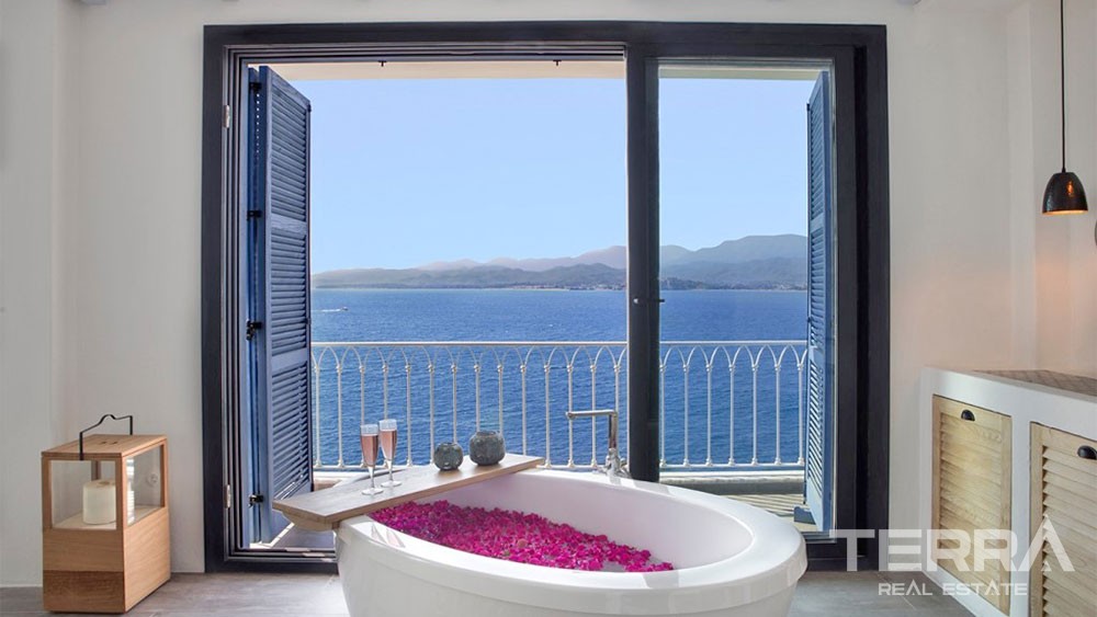 Seafront Villa in Fethiye Şövalye Island Elegantly Furnished - 31981