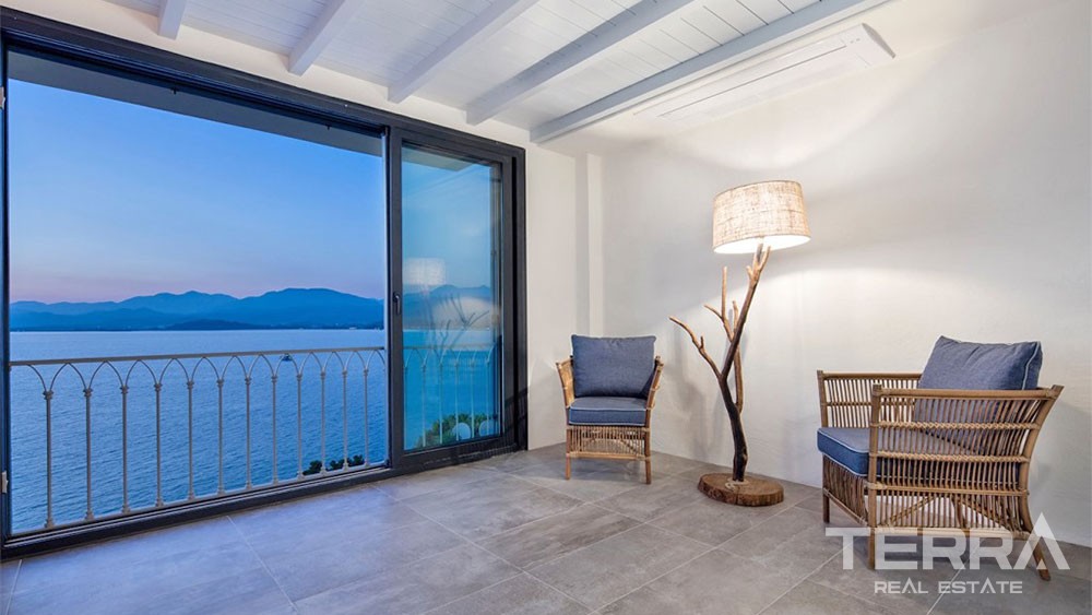 Seafront Villa in Fethiye Şövalye Island Elegantly Furnished - 31982