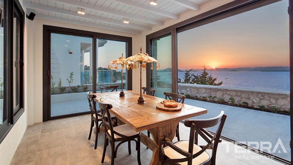 Seafront Villa in Fethiye Şövalye Island Elegantly Furnished - 31984