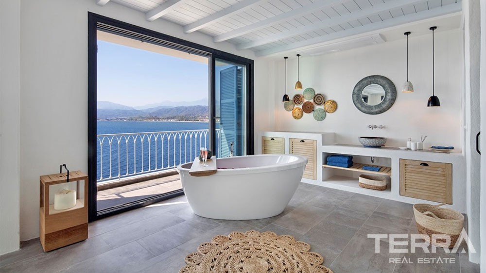 Seafront Villa in Fethiye Şövalye Island Elegantly Furnished - 31987