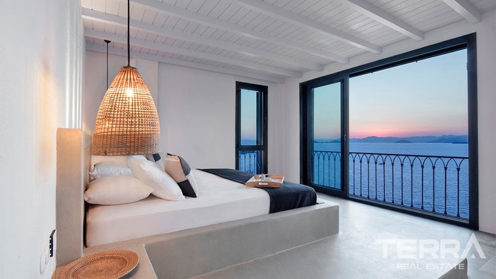 Seafront Villa in Fethiye Şövalye Island Elegantly Furnished - 31992