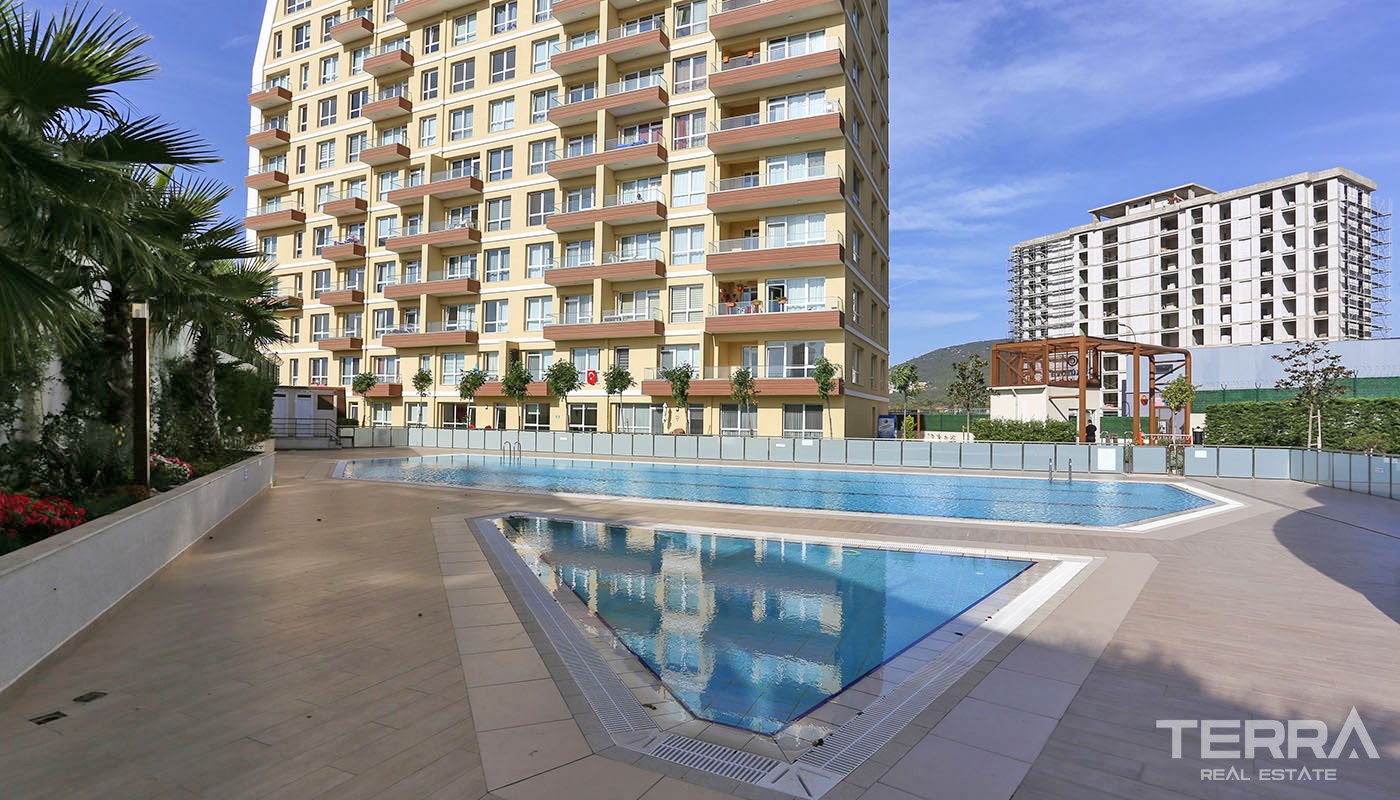 Istanbul New Apartments for Sale with Sea and Island Views in Kartal - 32078