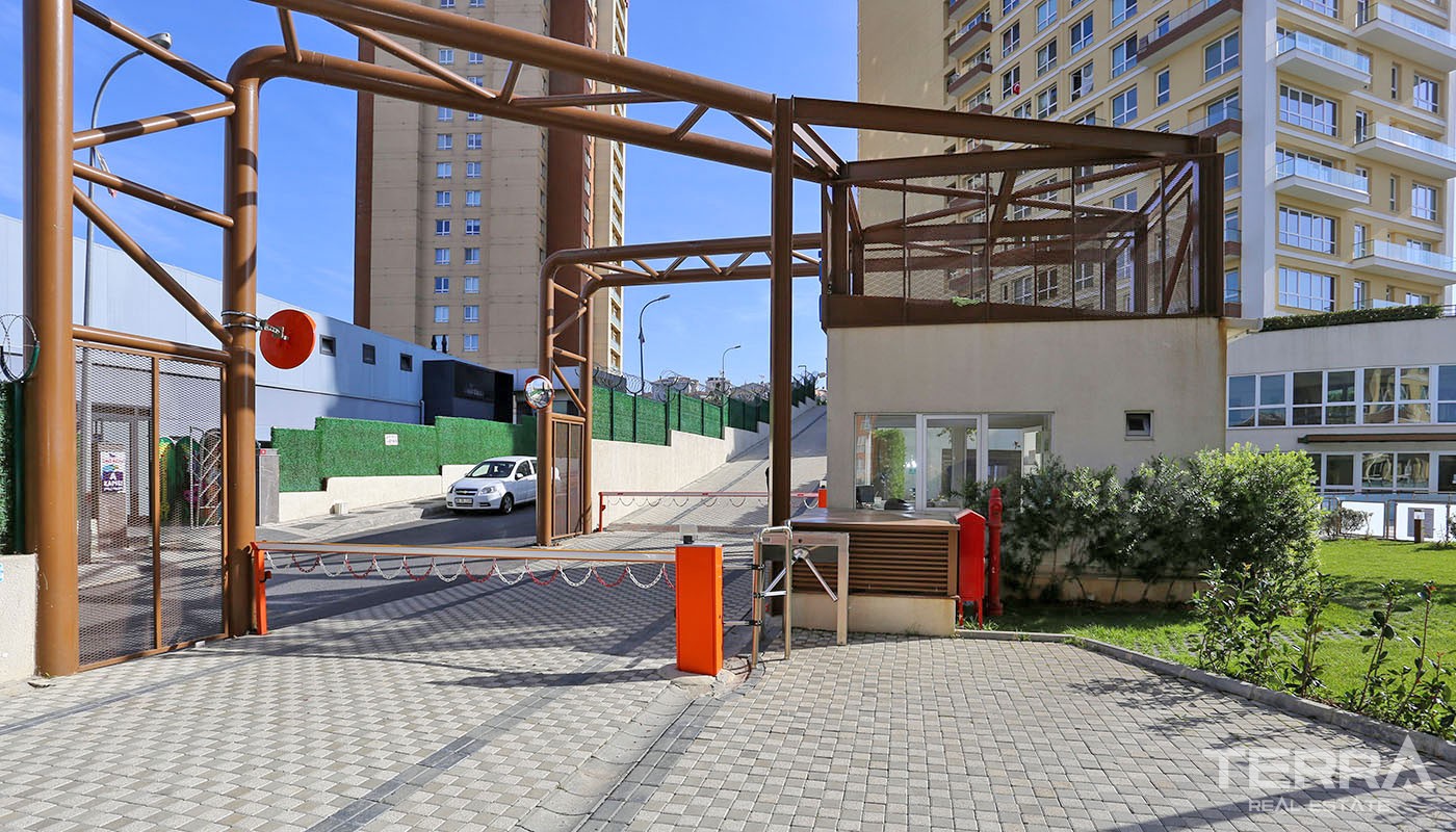 Istanbul New Apartments for Sale with Sea and Island Views in Kartal - 32079
