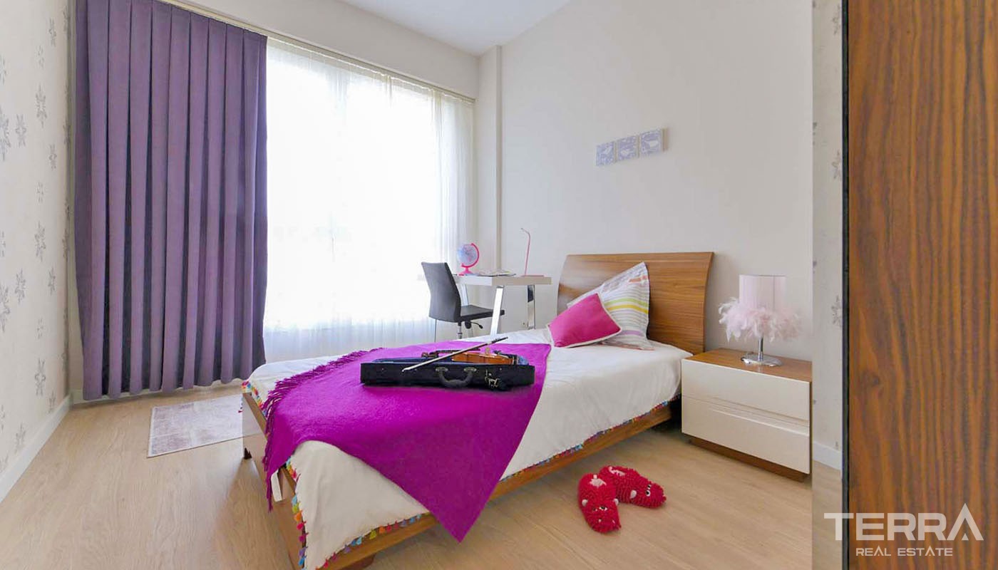 Istanbul New Apartments for Sale with Sea and Island Views in Kartal - 32101