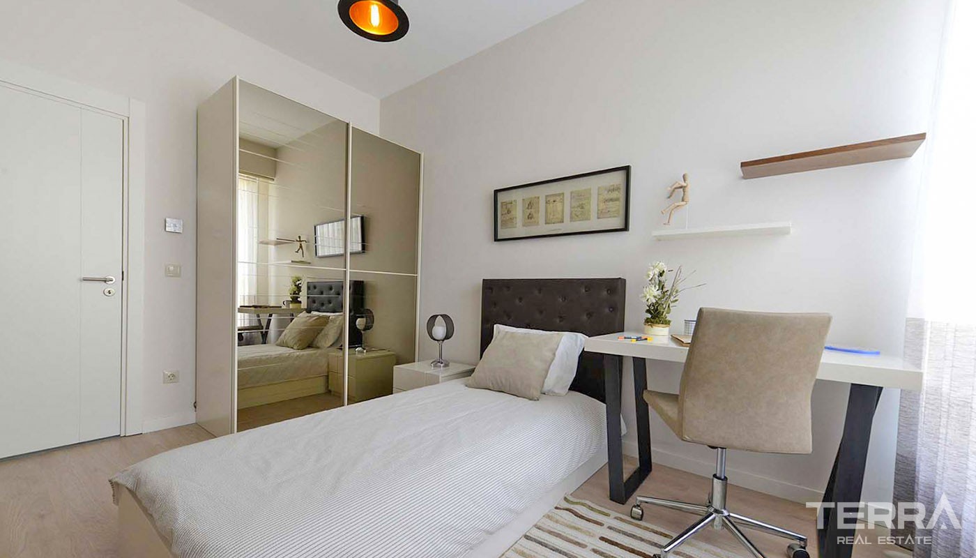 Istanbul New Apartments for Sale with Sea and Island Views in Kartal - 32103
