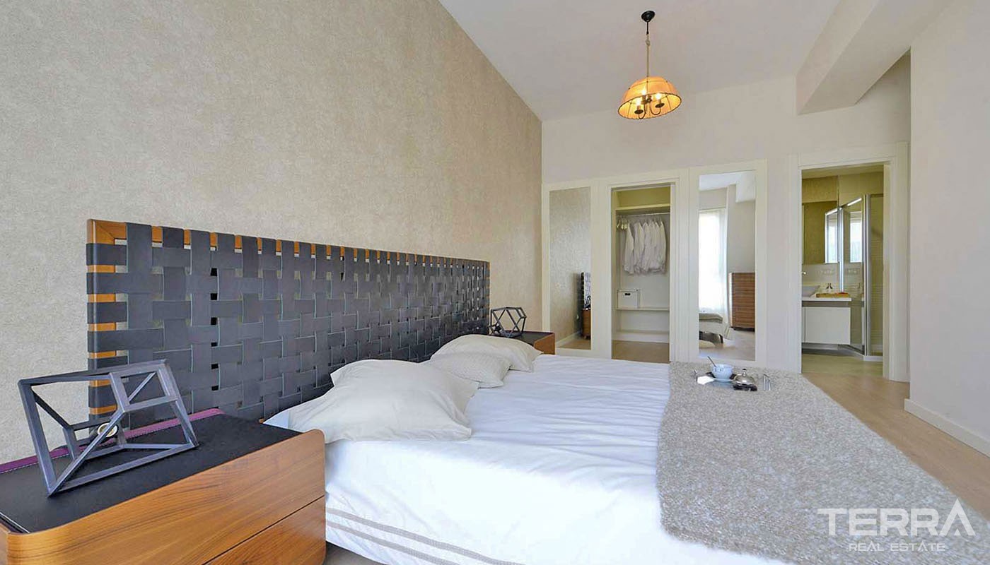 Istanbul New Apartments for Sale with Sea and Island Views in Kartal - 32106