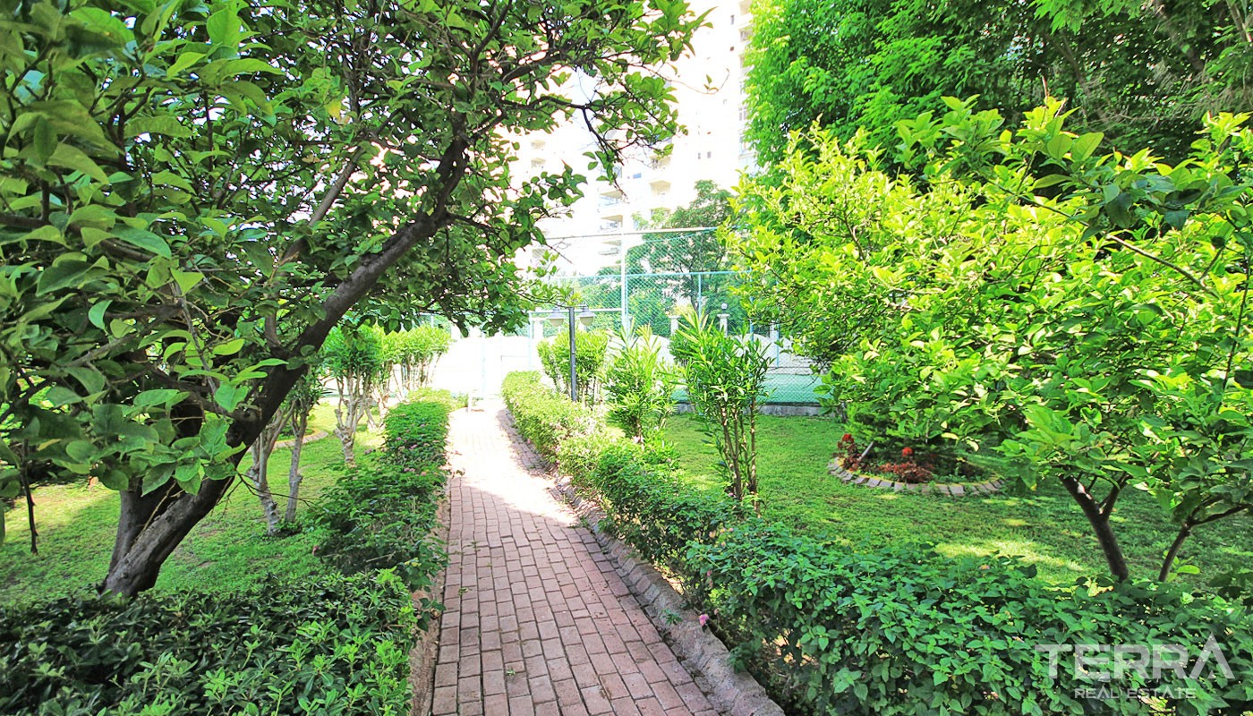 Resale 2 Bedroom Flats with Prime Location in Antalya Lara - 32962