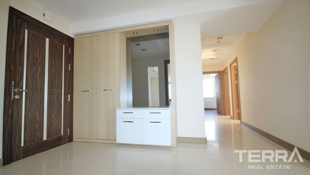 Panoramic Sea View Apartments for Sale Located in Antalya Lara - 33080