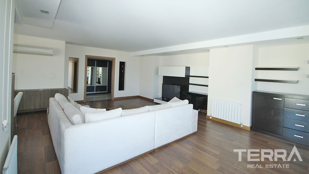 Panoramic Sea View Apartments for Sale Located in Antalya Lara - 33085
