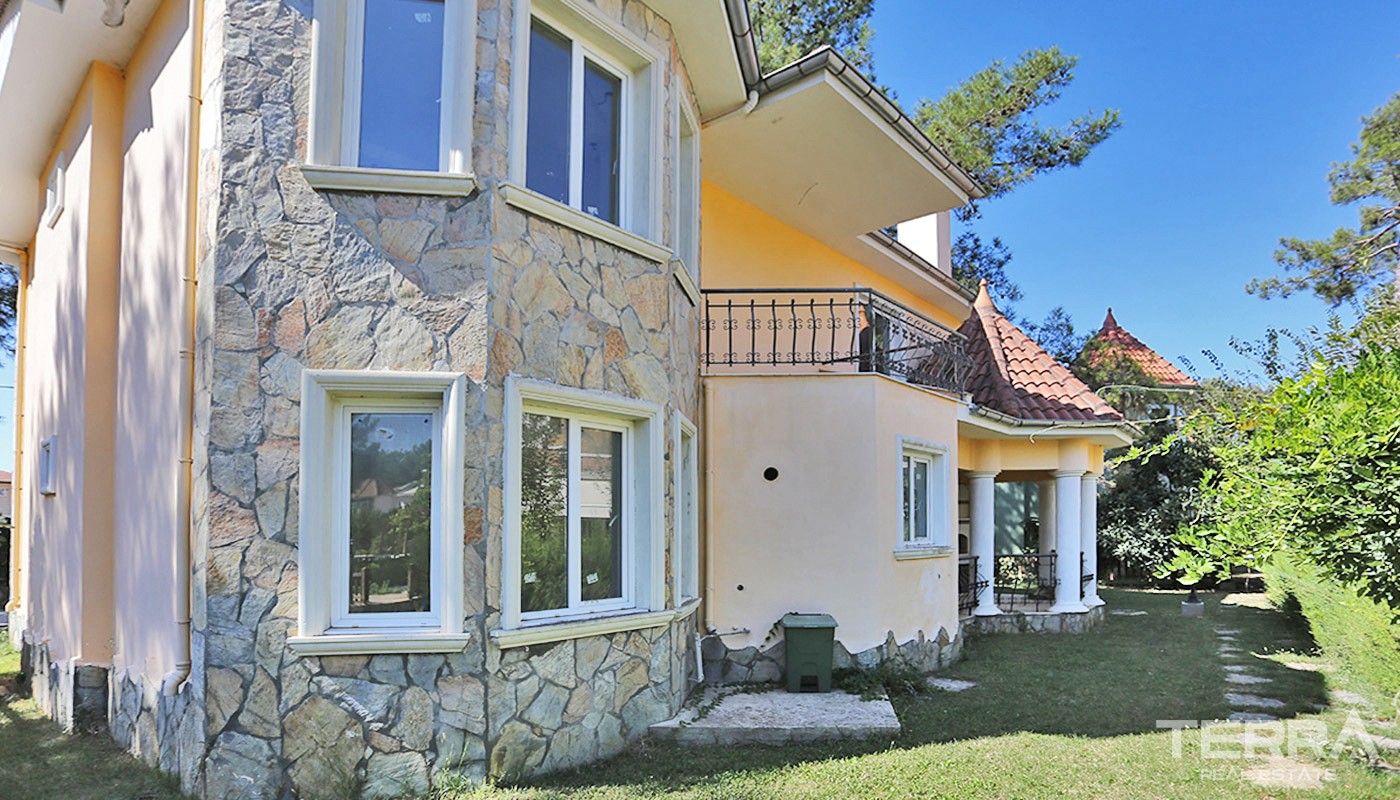 Spacious Detached Houses Surrounded by Nature in Antalya Döşemealtı - 33330