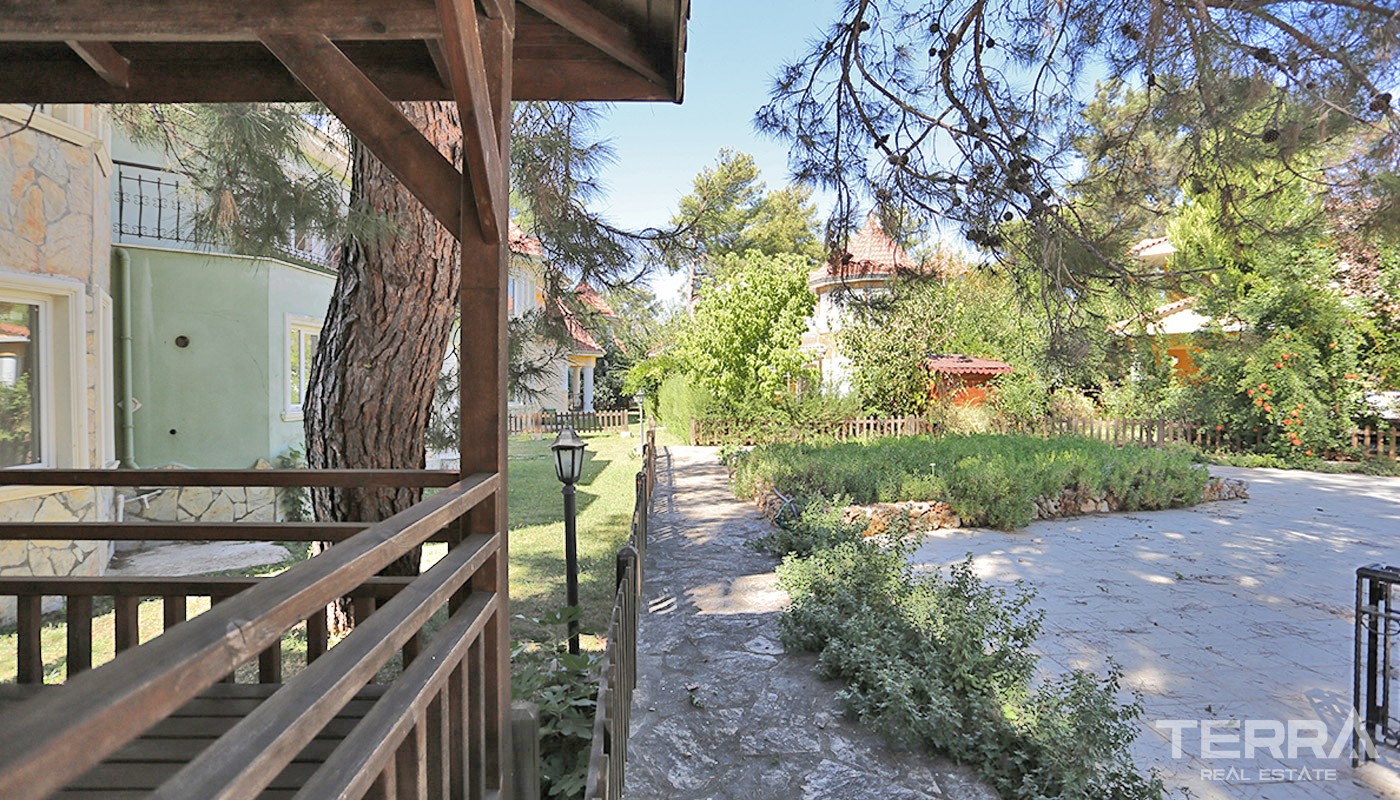 Spacious Detached Houses Surrounded by Nature in Antalya Döşemealtı - 33342