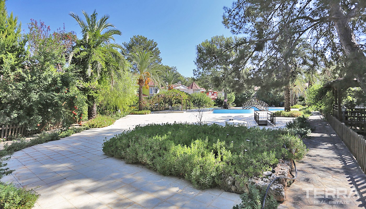 Spacious Detached Houses Surrounded by Nature in Antalya Döşemealtı - 33355