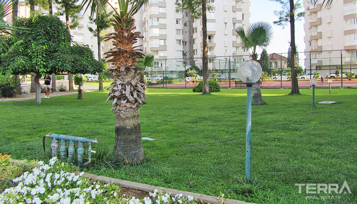 Seafront Antalya Apartment with Prime Location in Lara - 33384